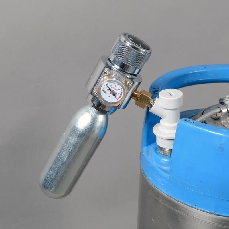 HIGH QUALITY , MINI CO2 REGULATOR HOMEBREW FITS PAINTBALL CYLINDER